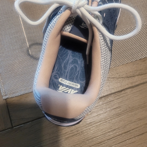 Avia athletic shoes size 11 women's - Picture 4 of 4